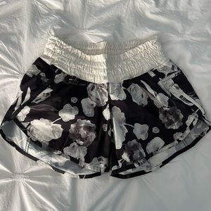 Lulu floral track that short | size 6